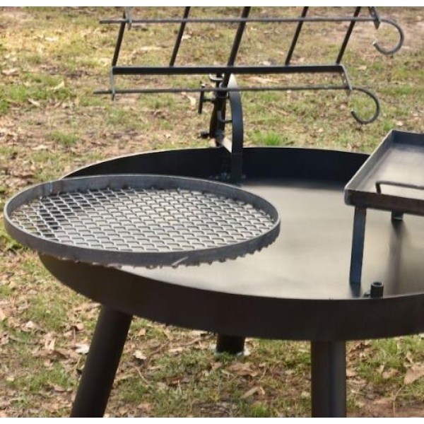 Fogonero con estaca, parrilla y plancheta